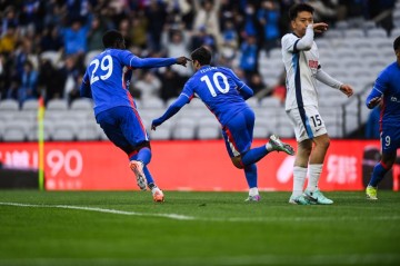 500万彩票网-中超-三外援打入五球 上海申花主场战胜大连英博